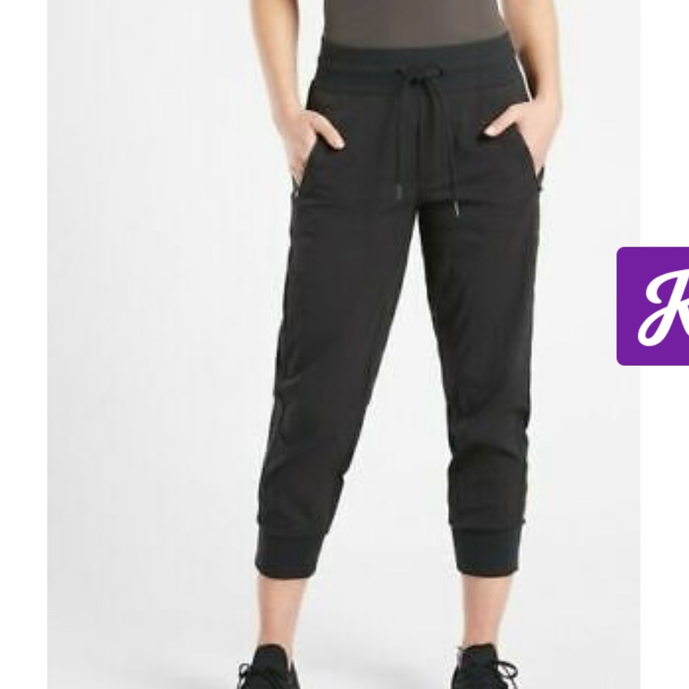 Athleta Trekkie north crop jogger size 8